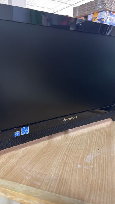 Моноблок Lenovo 19,5 дюймів