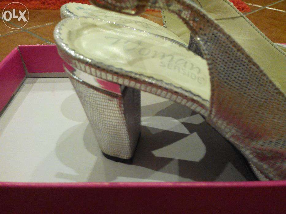 Sapatos prateados, como novos usados apenas uma vez