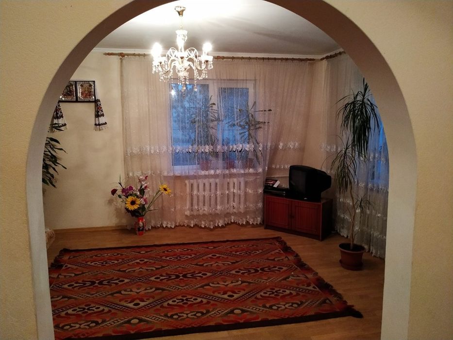 Продаж цегляного будинку.