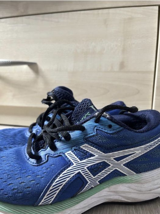 Дитячі кросівки ASICS.