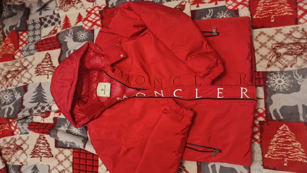 Куртка жіноча Moncler