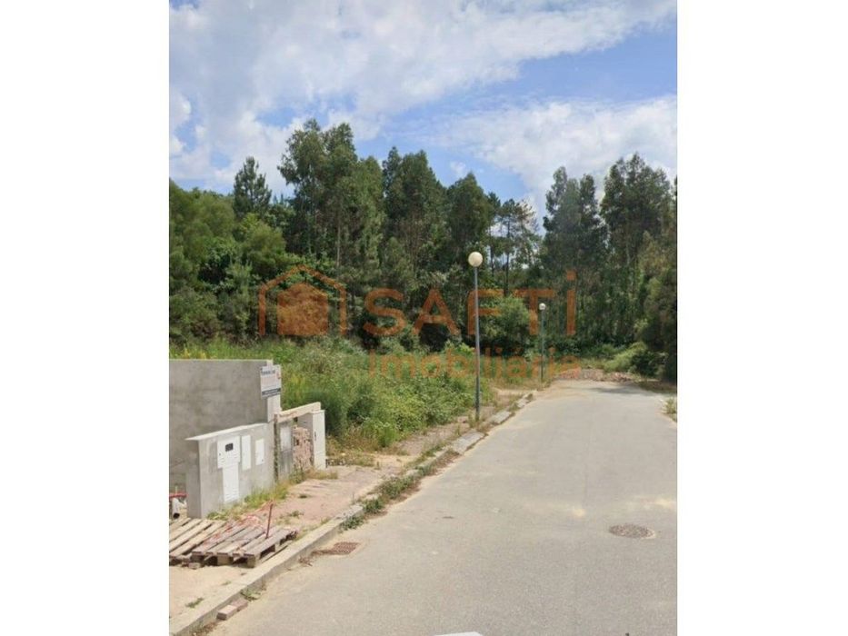 Lote de Terreno em Zona Urbana Tranquila — Pinheiro Da Bemposta, Travanca E Palmaz, Aveiro
