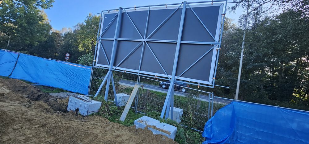 Konstrukcja reklamową 18 m2. Baner Reklama