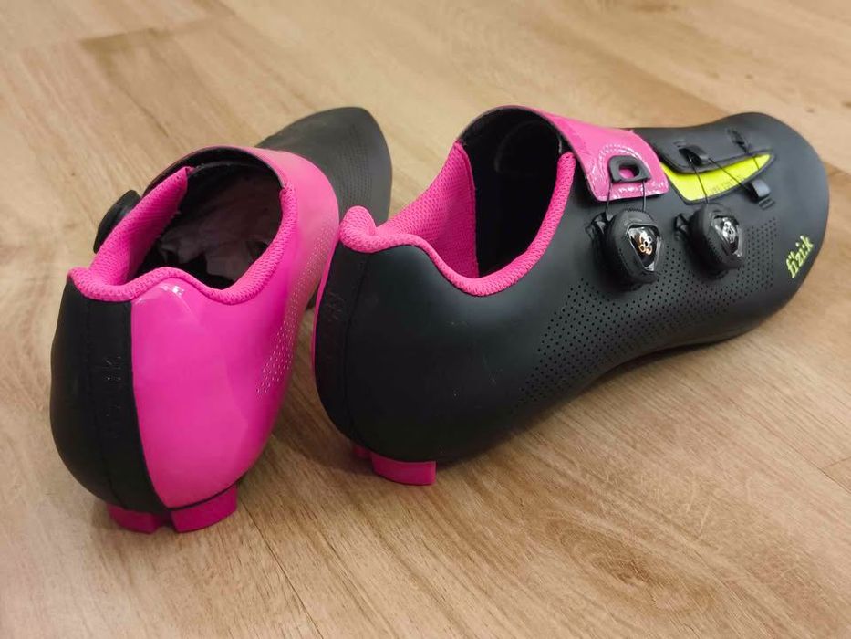 Sapatos de estrada Fizik Aria R3 Carbon "NOVOS"