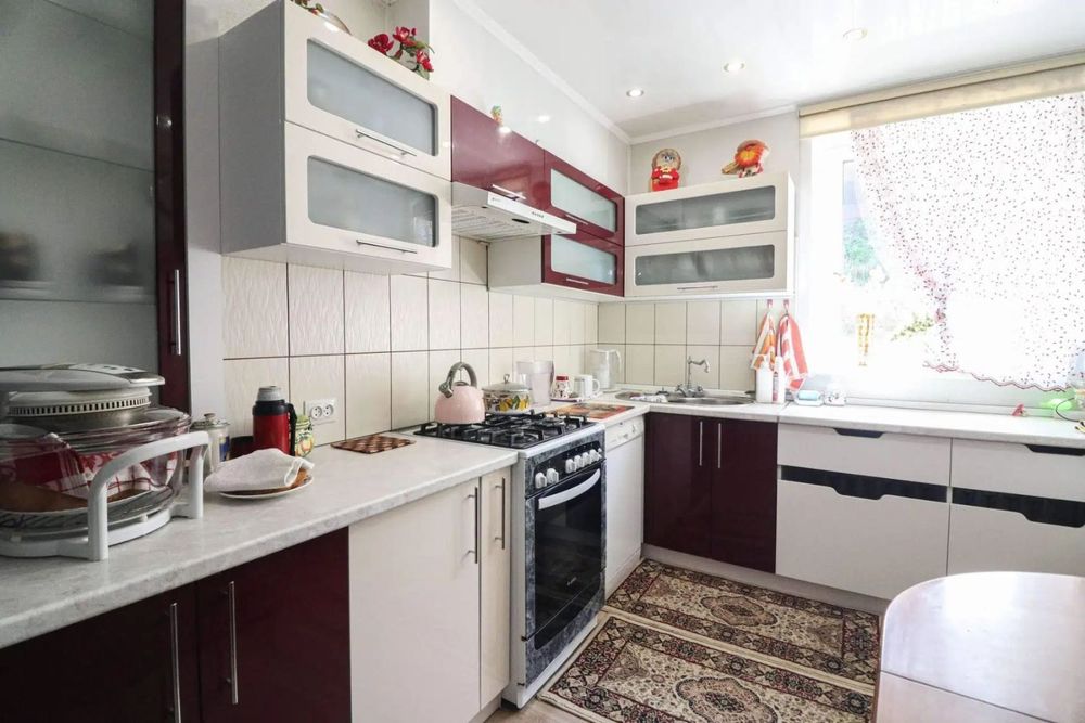 Продам будинок біля ставку