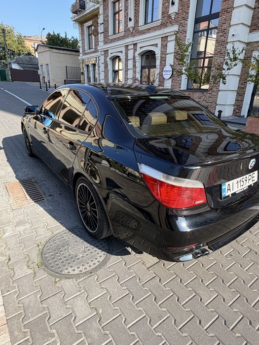 BMW E60 2.5 газ/бенз 2005 автомат