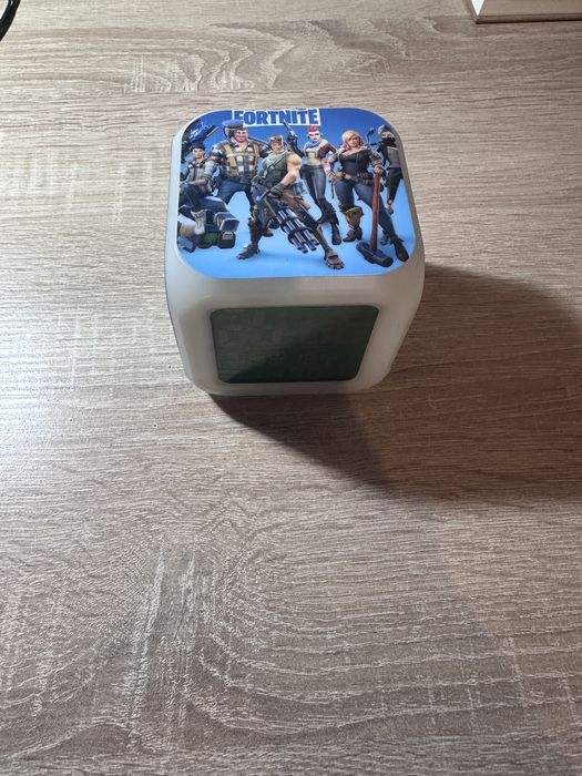 zegarek i budzik w motywie fortnite