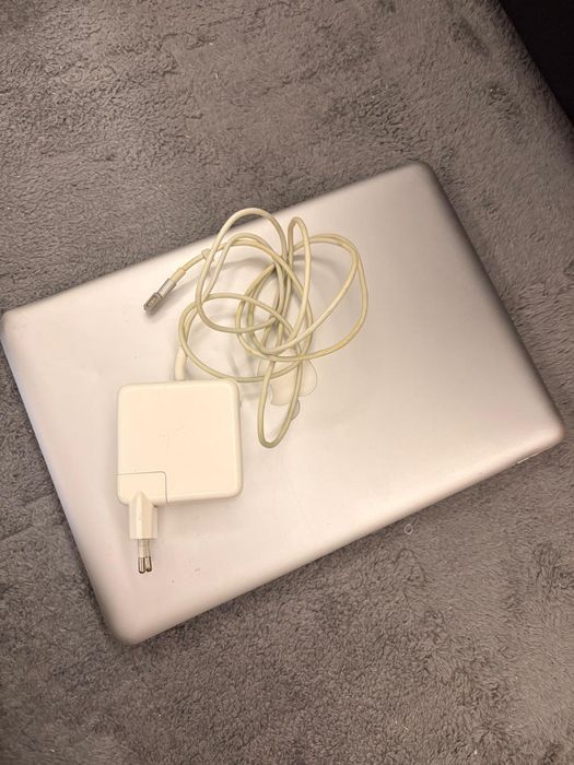 MacBook Pro 2012436941526401689604