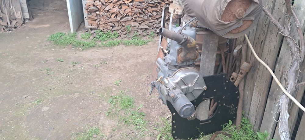 Пускача до трактора МТЗ, робочий, в зборі з редуктором і стартером .