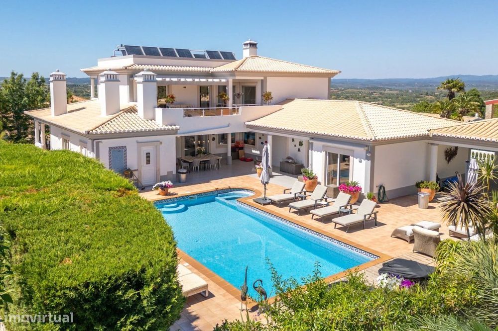 Moradia Familiar T3+1 com Piscina, Entre Lagos e Praia da Luz