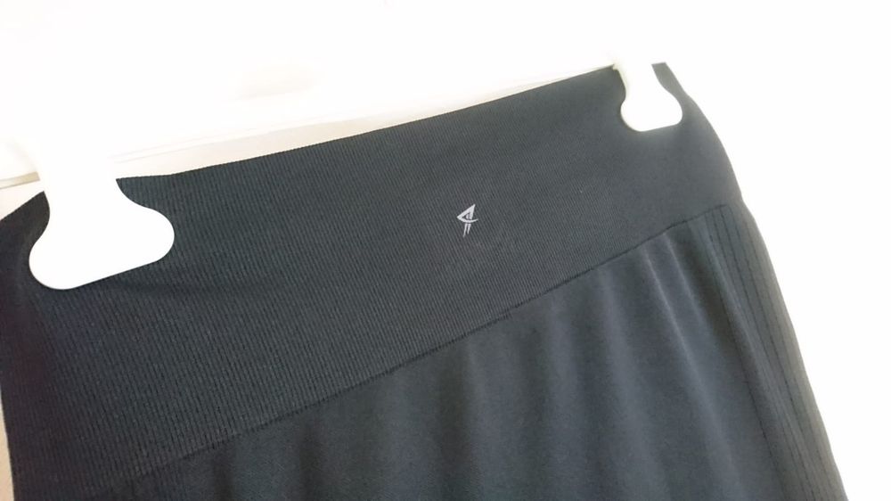 Legginsy damskie sportowe NOWE r M - 38 Workout