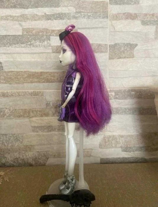 Monster High- Spectra ghouls night out
