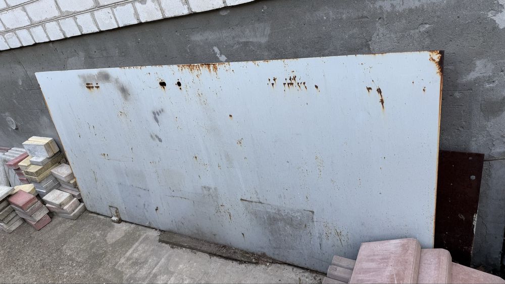 Продаю металеві двері