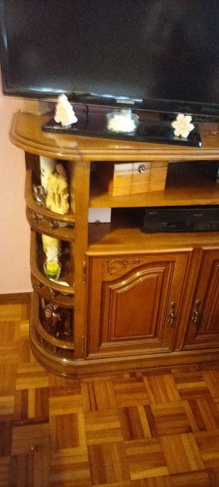 Venda de móvel de TV usado mas como novo