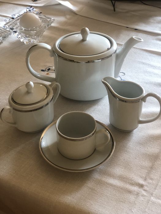 Serviço de café Vista Alegre.