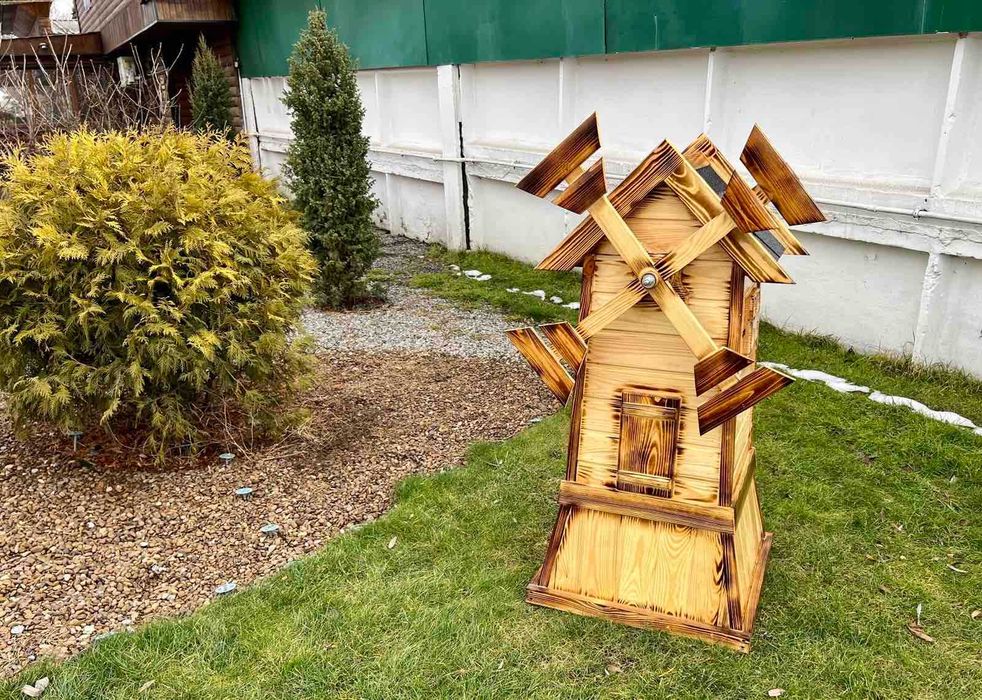 Декоративний садовий млин
