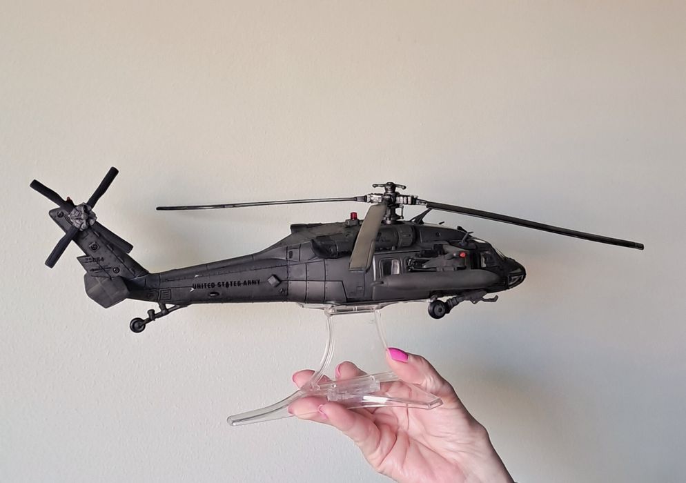 Helicóptero Sikorsky UH-60 Black Hawk