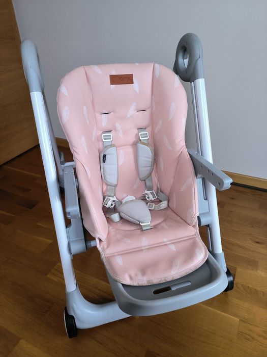 Krzesełko do karmienia z regulacją wysokości