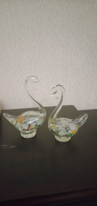 Хрусталь пара лебедів