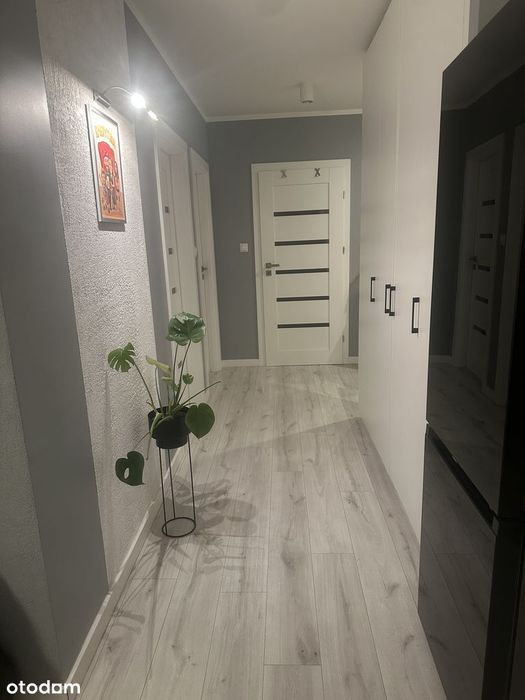 Mieszkanie z balkonem i garażem w Mińsku