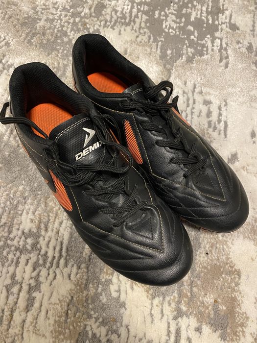 Бутси футбольні