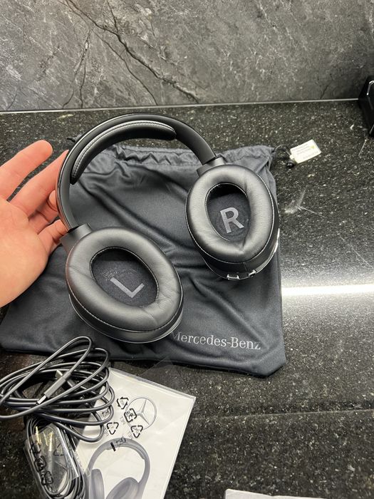 Бездротові навушники Mercedes Bluetooth Headphones