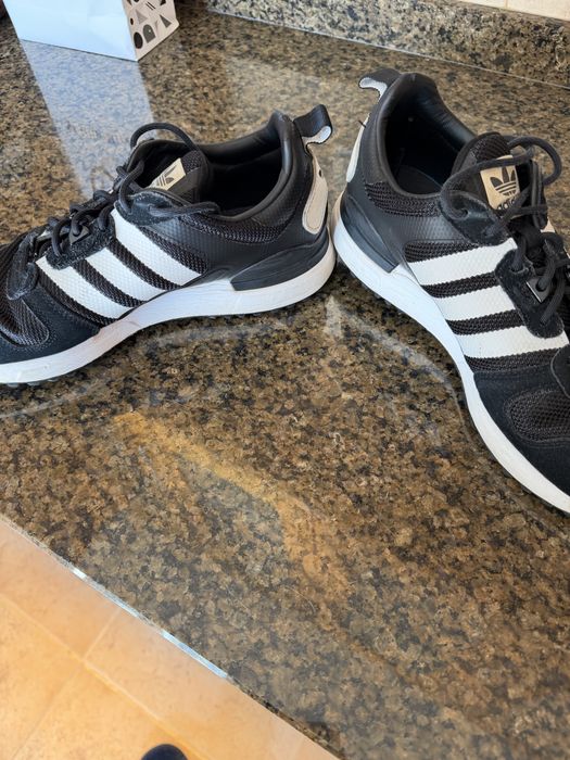 Sapatilha adidas ZX 700 HD