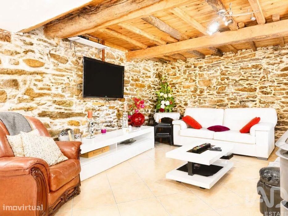 Casa / Villa em Amendoeira