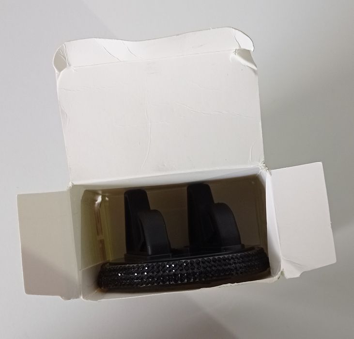 Uchwyt stojący do telefonu czarny z diamencikami do samochodu