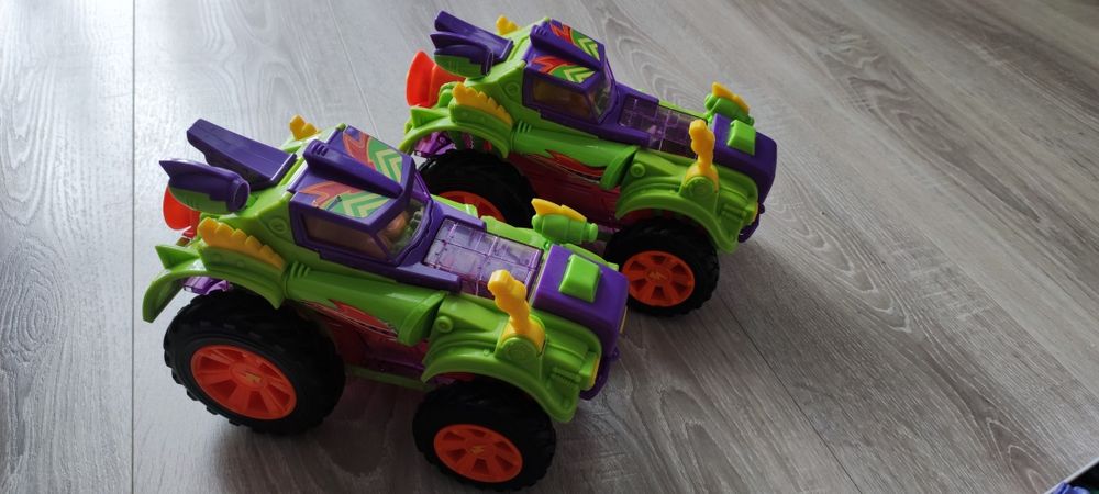 Auto super zings bliźniaki Monster Roller