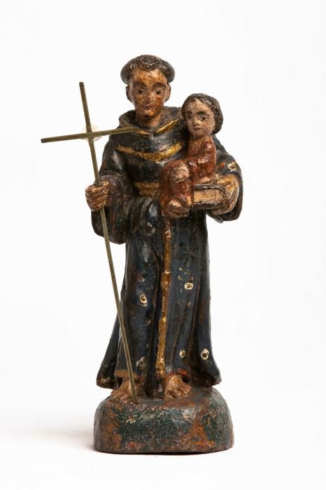 Recolha de artigos de mobiliário antigo