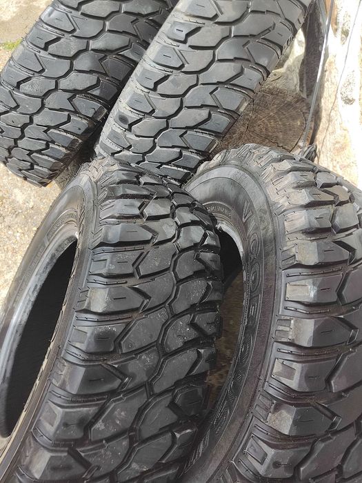 Vendo 450 € negociaveis 4 Pneus em muito bom estado