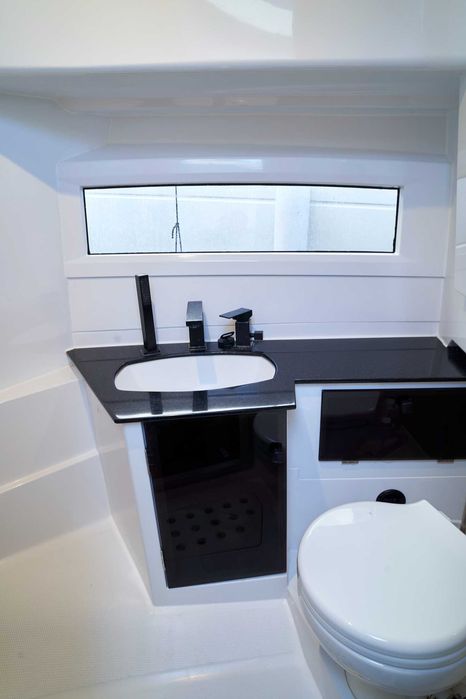 Czarter jacht motorowy Nautic 880 Mazury bez patentu HouseBoat