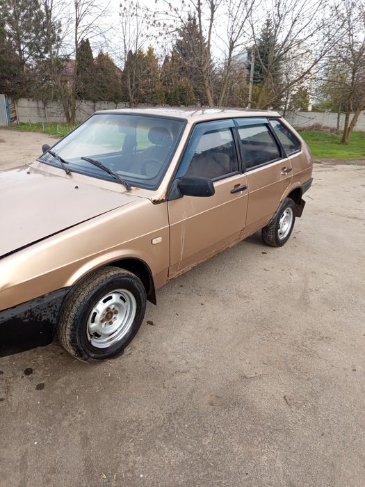 Продам ваз 2109 на ходу.