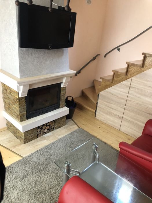 Двохповерховий особняк подобово