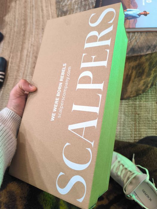 Tênis SCALPERS senhora 39