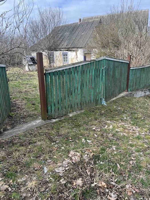 продам старий будинок