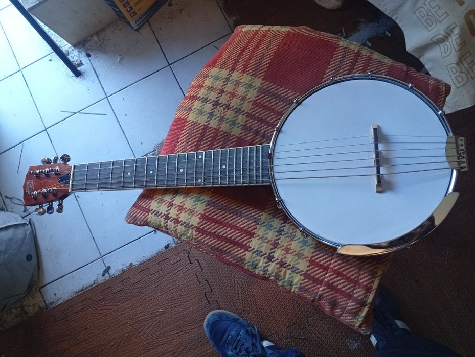 Banjo de 6 cordas sem qualquer uso. Como novo.