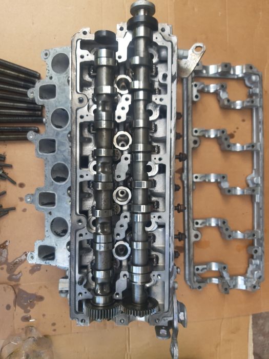 Головка двигуна 03L103373J  VAG CFF CFFB 2.0TDI VW запчастини