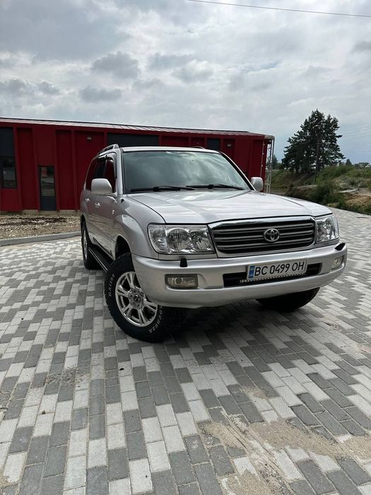 Toyota Land Cruiser 100