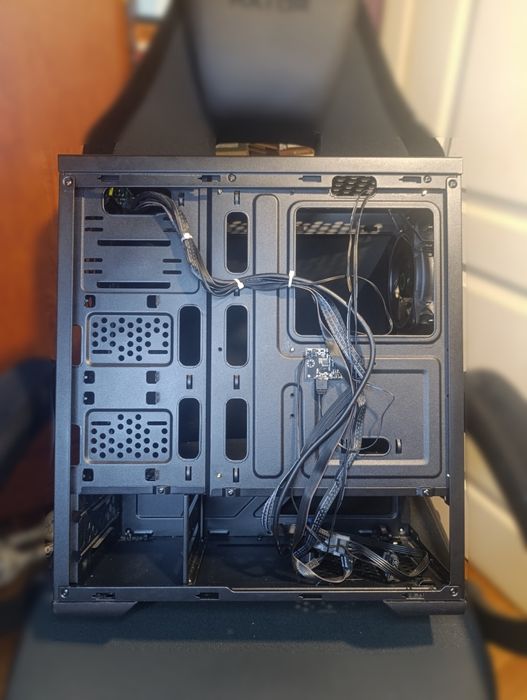 Продам Ігровий корпус - GameMax G517 shine б/в