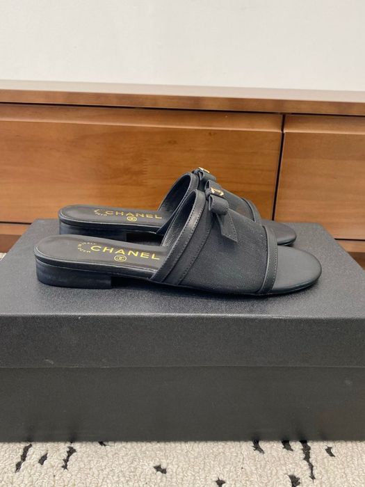 Klapki Chanel