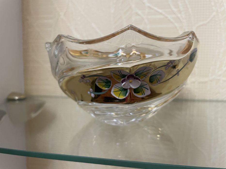 Ваза из богемского стекла с лепкой