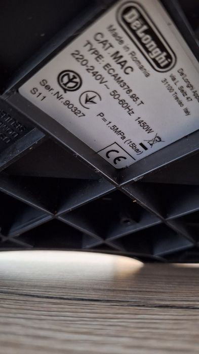 Ekspres ciśnieniowy DeLonghi Dinamica Plus ECAM 376.95 T