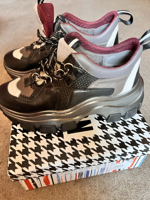 Кросівки шкіряні