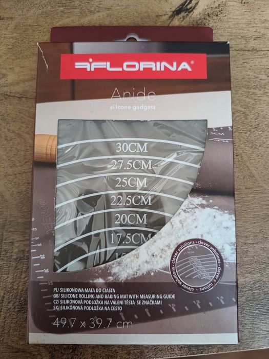 Silikonowa mata (stolnica) do  wyrabiania ciasta 49,7 cm x 39,7 cm