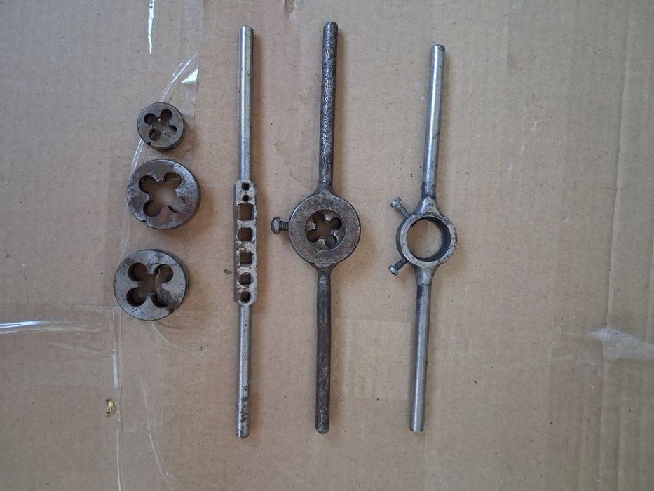 Плашки, мітчики, кернери