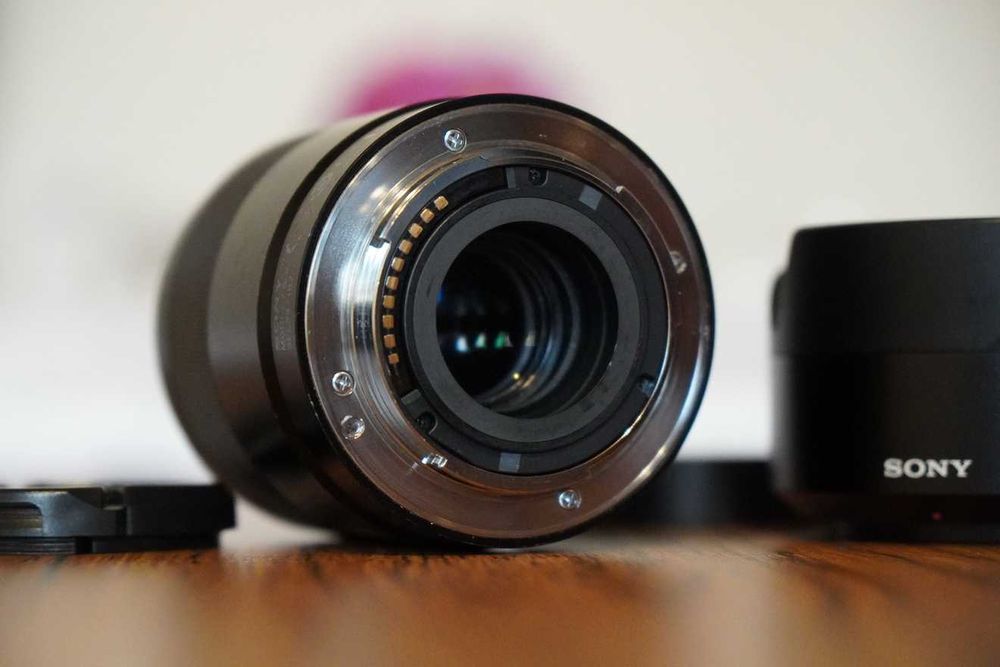 Sony E 24 mm f/1.8 ZA Carl Zeiss Sonnar T
