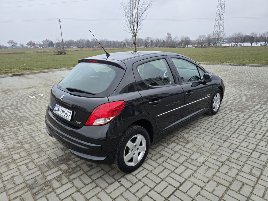 Peugeot 207 5 drzwi 1.4 benzyna Lift 2013r Super Stan Ekonomiczny