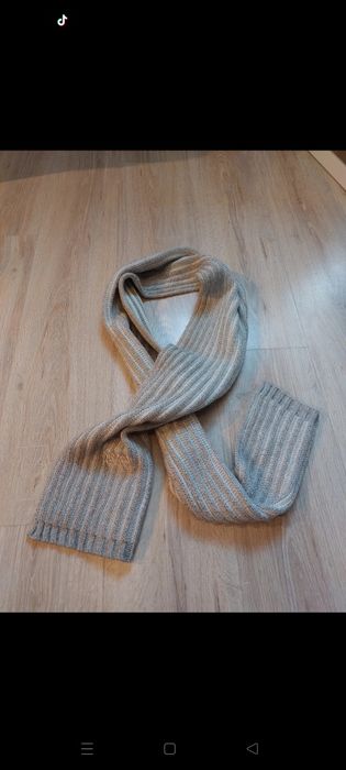 Kremowy szal / szalik